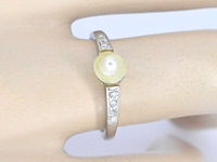 Gouden ring met diamanten en een orient parel - afbeelding 2 van  7