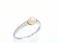 Gouden ring met diamanten en een orient parel - afbeelding 4 van  7