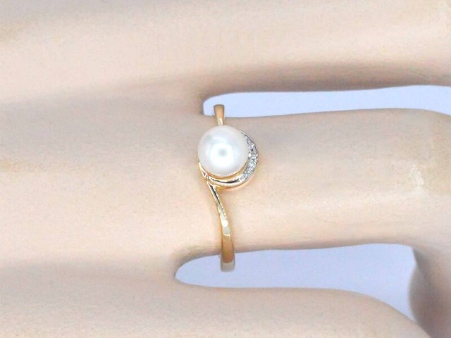 Gouden ring met diamanten en een parel - afbeelding 4 van  11