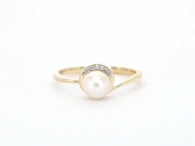 Gouden ring met diamanten en een parel - afbeelding 1 van  11