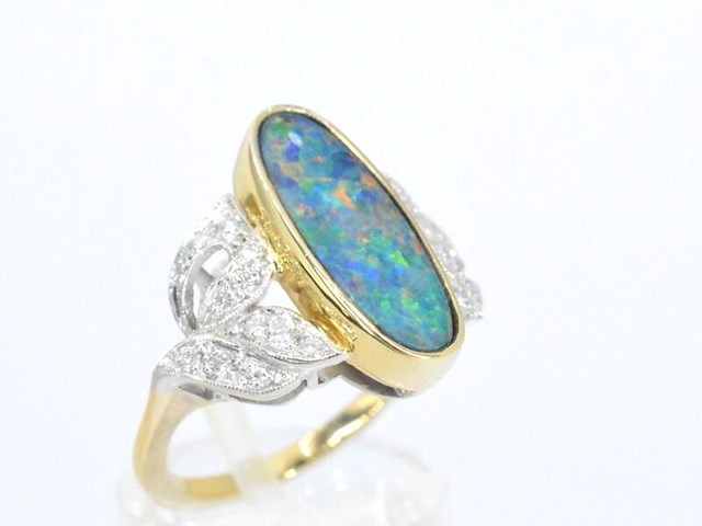 Gouden ring met diamanten en opaal - afbeelding 4 van  7