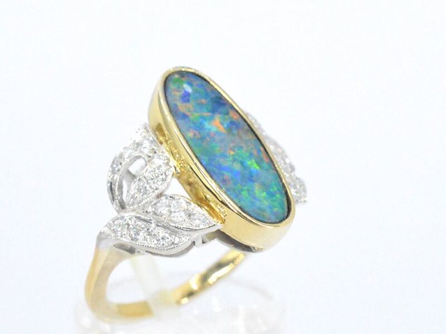 Gouden ring met diamanten en opaal - afbeelding 4 van  6