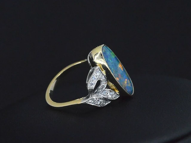 Gouden ring met diamanten en opaal - afbeelding 2 van  6