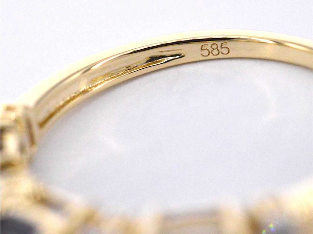 Gouden ring met diamanten en saffier - afbeelding 10 van  10