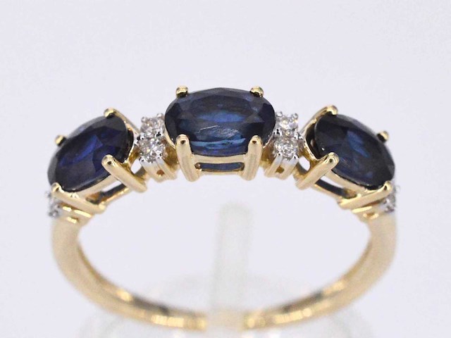 Gouden ring met diamanten en saffier - afbeelding 1 van  10