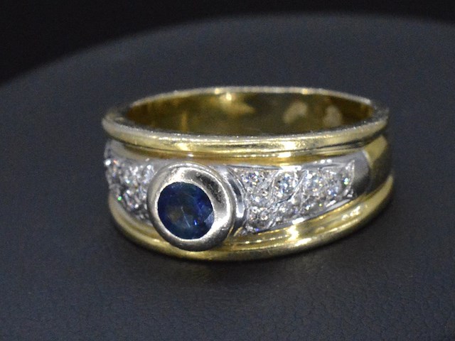 Gouden ring met diamanten en saffier - afbeelding 1 van  7