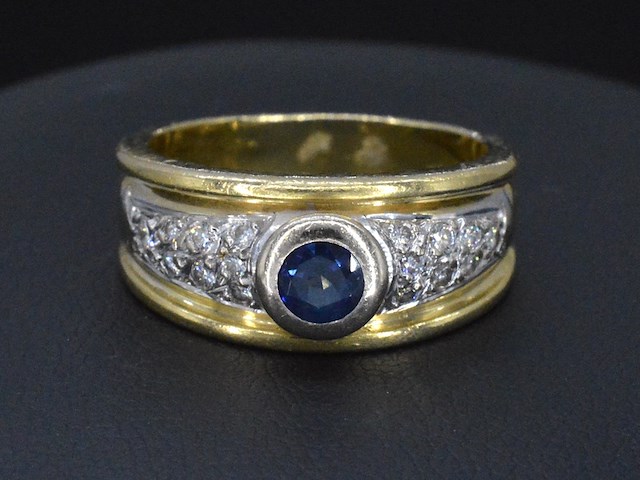 Gouden ring met diamanten en saffier - afbeelding 2 van  7