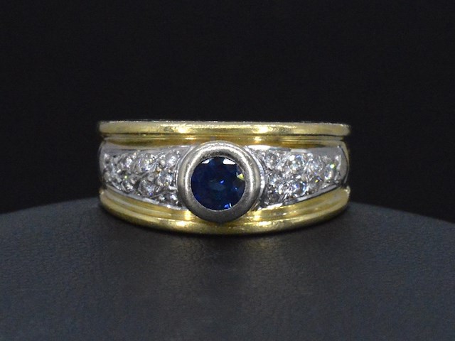 Gouden ring met diamanten en saffier - afbeelding 5 van  7