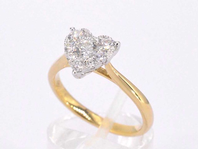 Gouden ring met diamanten in hart vorm - afbeelding 7 van  10