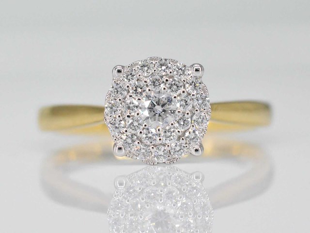 Gouden ring met diamanten - afbeelding 1 van  7