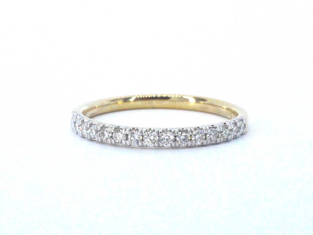Gouden ring met diamanten - afbeelding 1 van  9