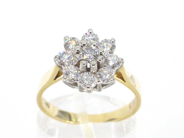 Gouden ring met diamanten - afbeelding 1 van  9
