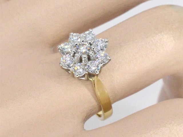 Gouden ring met diamanten - afbeelding 2 van  9