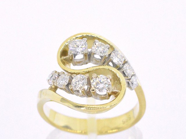 Gouden ring met diamanten - afbeelding 1 van  9