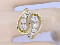 Gouden ring met diamanten - afbeelding 2 van  9