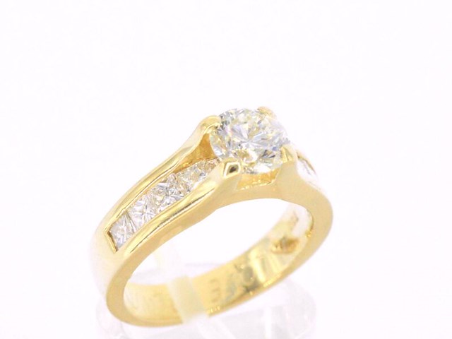 Gouden ring met diamanten - afbeelding 7 van  12