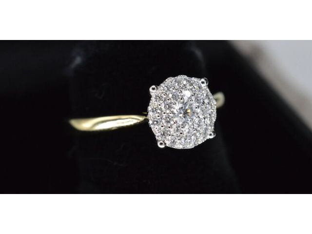 Gouden ring met diamanten - afbeelding 4 van  4