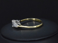 Gouden ring met diamanten - afbeelding 2 van  4