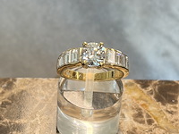 Gouden ring met diamanten - afbeelding 1 van  6
