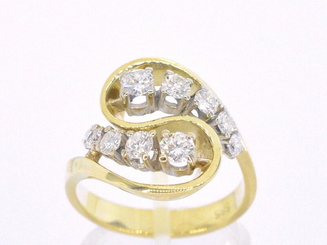 Gouden ring met diamanten - afbeelding 1 van  9