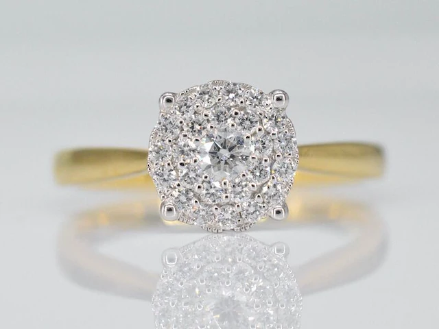 Gouden ring met diamanten - afbeelding 1 van  8