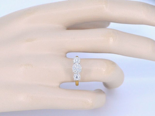 Gouden ring met drie chatons van diamanten 0.75 carat - afbeelding 5 van  11