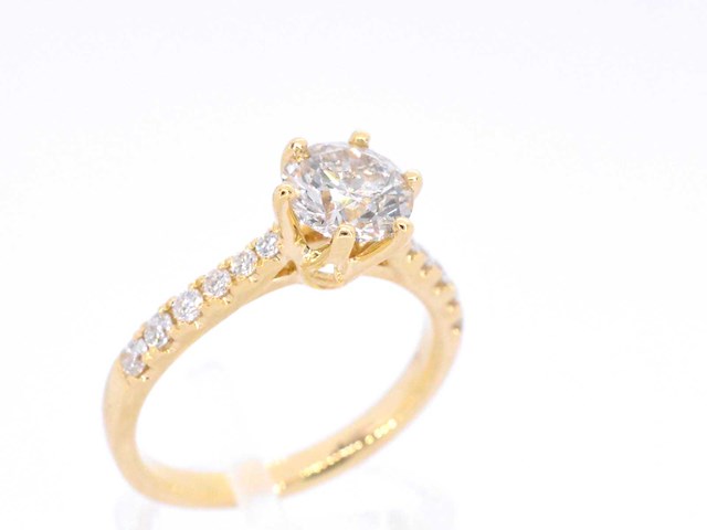 Gouden ring met één grote briljant - afbeelding 6 van  10