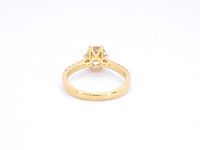 Gouden ring met één grote briljant - afbeelding 9 van  10
