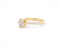 Gouden ring met één grote briljant - afbeelding 10 van  10