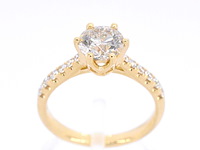 Gouden ring met één grote diamant - afbeelding 1 van  11