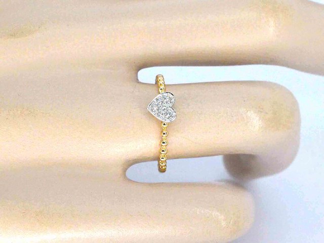 Gouden ring met een hartje vol gezet met diamanten - afbeelding 3 van  10