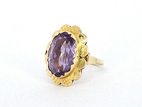 Gouden ring met een natuurlijke amethist - afbeelding 5 van  8