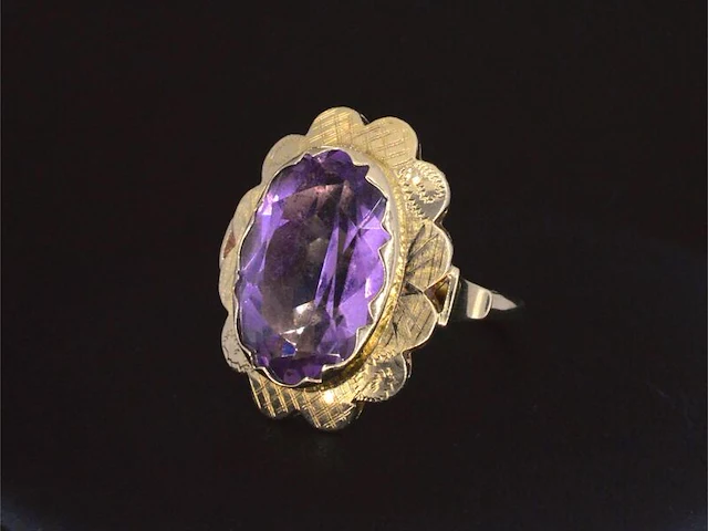 Gouden ring met een natuurlijke amethist - afbeelding 4 van  7