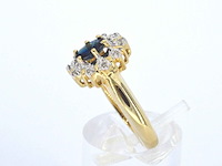 Gouden ring met een natuurlijke saffier en diamanten - afbeelding 2 van  9