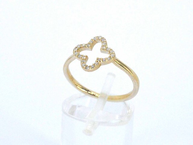 Gouden ring met een open klaver vier motief gezet met diamanten - afbeelding 4 van  8