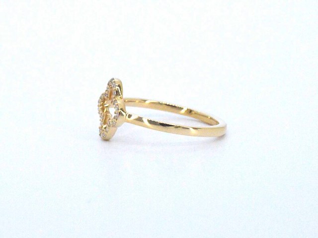 Gouden ring met een open klaver vier motief gezet met diamanten - afbeelding 8 van  8