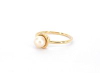 Gouden ring met een parel - afbeelding 9 van  10