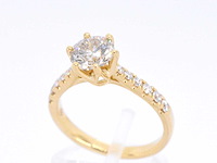 Gouden ring met grote diamant - afbeelding 5 van  10