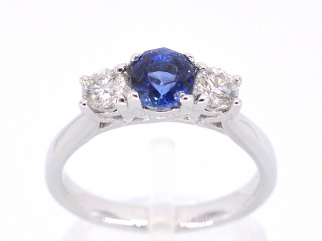 Gouden ring met natuurlijke diamant en een blauwe saffier - afbeelding 1 van  11