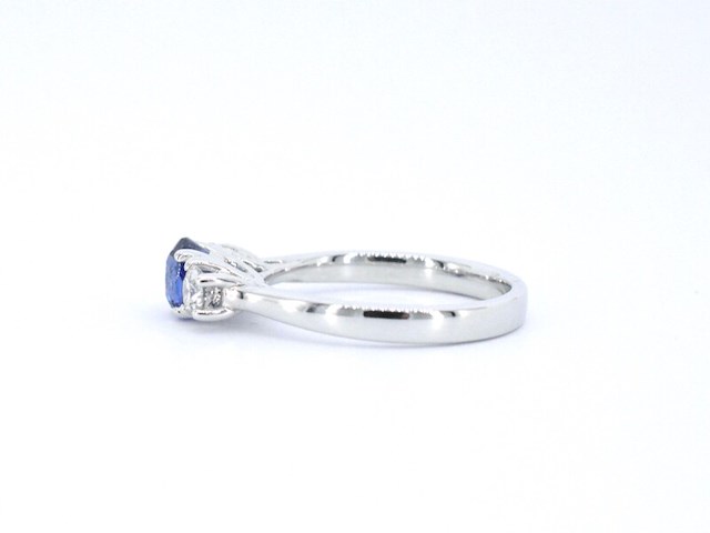 Gouden ring met natuurlijke diamant en een blauwe saffier - afbeelding 7 van  11