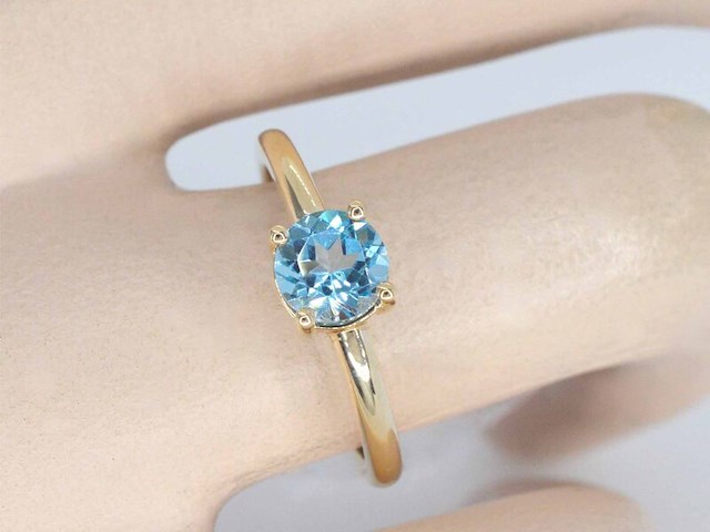 Gouden ring met topaas - afbeelding 1 van  9