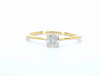 Gouden ring solitair met natuurlijke briljant geslepen diamanten
