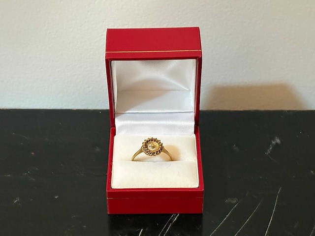 Gouden ring - afbeelding 1 van  3