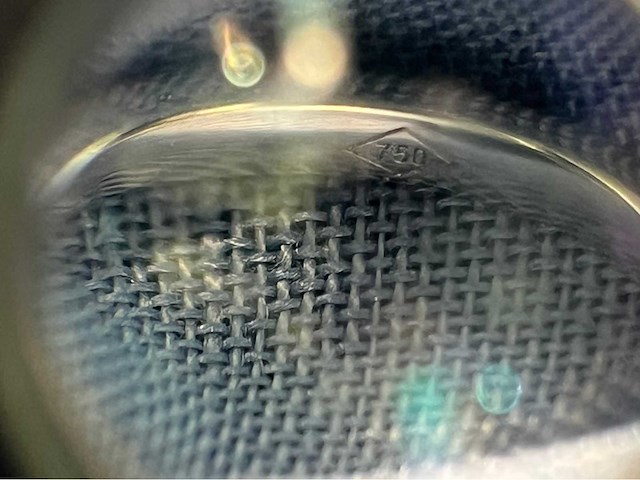 Gouden solitair met een emerald geslepen diamant van 2.00 carat met hoge kwaliteit - afbeelding 7 van  7