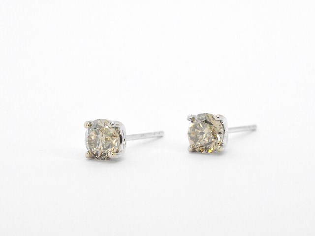 Gouden solitair oorbellen met champagne diamant 2.10 carat - afbeelding 3 van  8