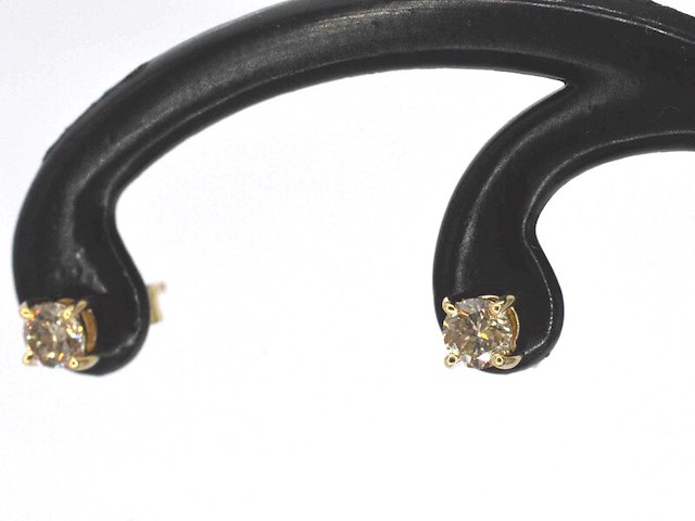 Gouden solitair oorbellen met natuurlijke briljant geslepen diamanten - afbeelding 3 van  7