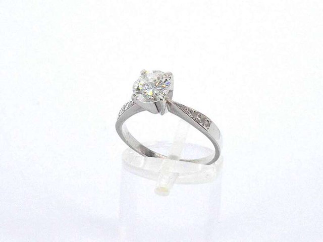 Gouden solitair ring met een 1.00 carat natuurlijke diamant en briljant geslepen diamanten - afbeelding 5 van  11