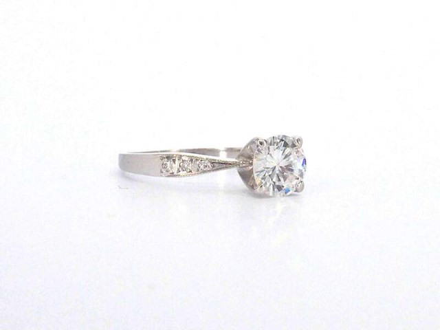 Gouden solitair ring met een 1.00 carat natuurlijke diamant en briljant geslepen diamanten - afbeelding 11 van  11