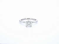 Gouden solitair ring met een briljant geslepen diamant (gecertificeerd)
