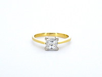 Gouden solitair ring met een grote prinses geslepen natuurlijke diamant - afbeelding 1 van  8